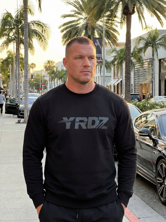 013 - Sweatshirt Center large Logo Black