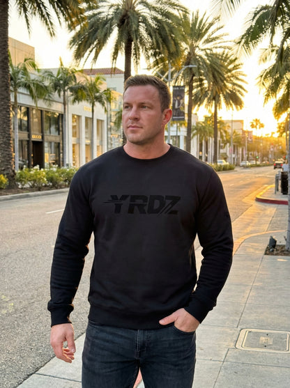 013 - Sweatshirt Center large Logo Black