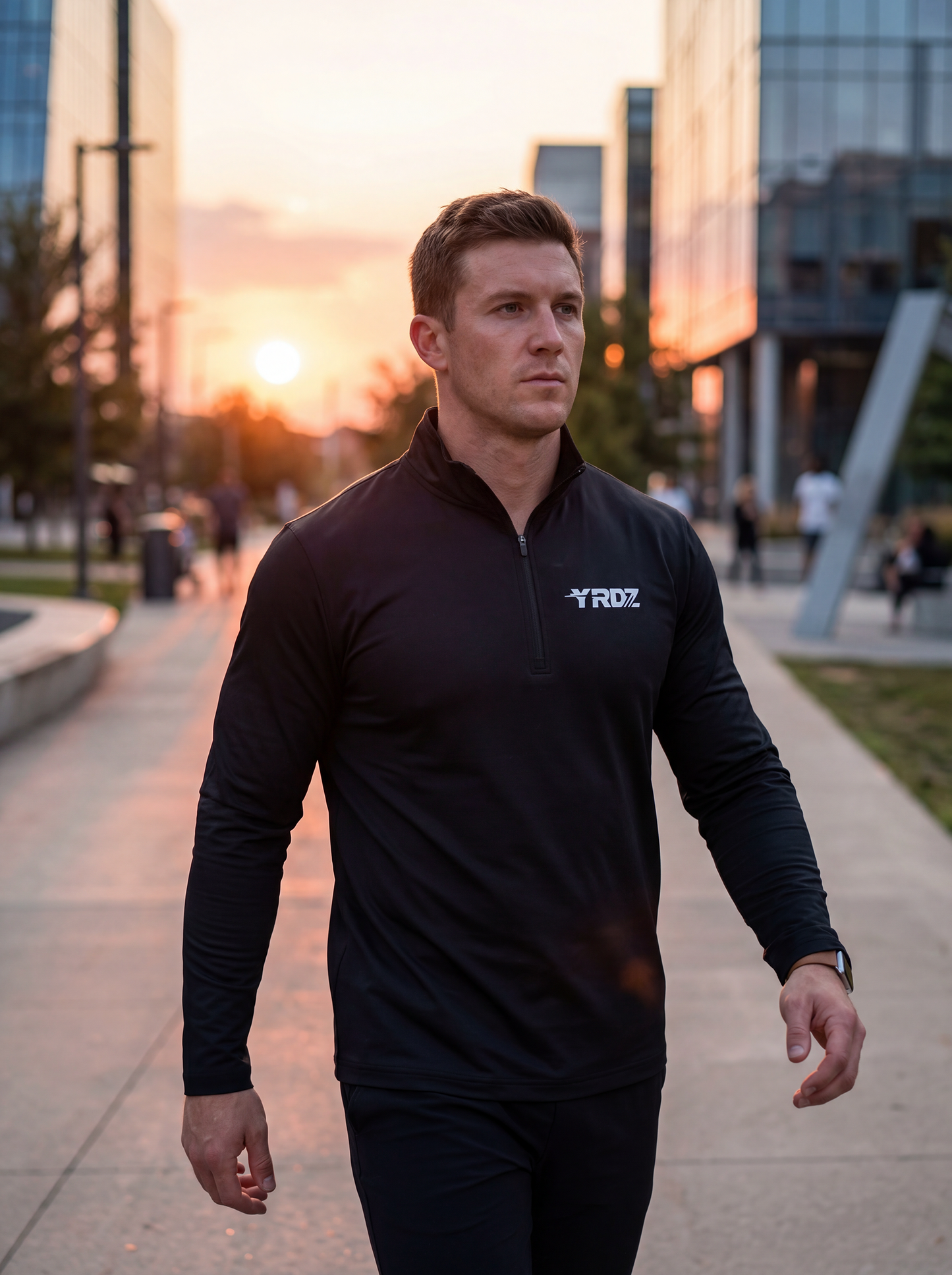 015 - Lightweight quarter-zip pullover